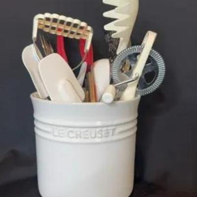 Le Creuset Signature Stoneware Utensil Holder 