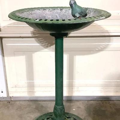 Metal Pedestal Bird Bath w/ Decorative Base & Bird Accent