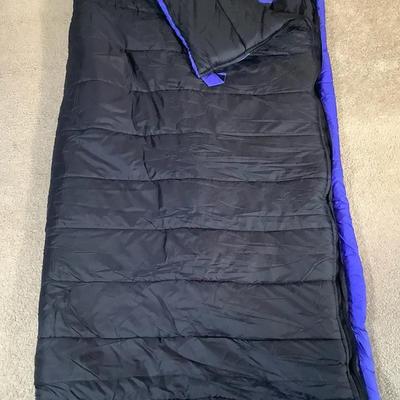 Cabela’s Quallofil Trekker V Sleeping Bag – XL (42” x 90”) – Cold Weather – w/ Stuff Sack