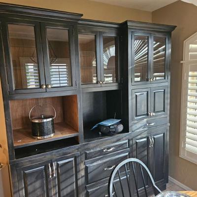 Beautiful Hutch, has matching table.