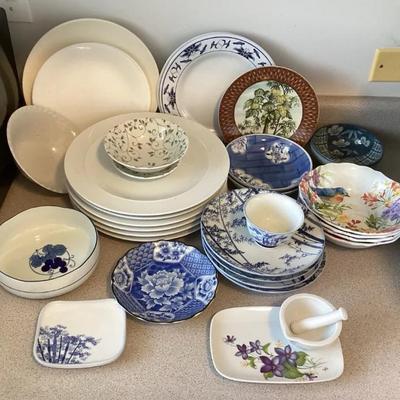 PPM103 Mystery Lot Of Ceramic & Melamine Dishes