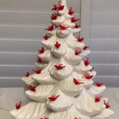 EHE419 Large Vintage Ceramic Christmas Tree With Lighted Base