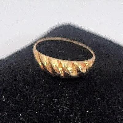 2.24g Total 10k Gold Ring 