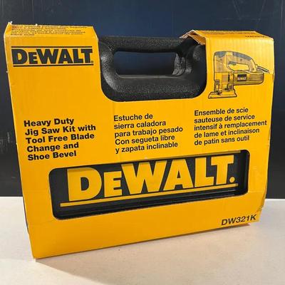 DEWALT Heavy Duty Jig Saw Kit 