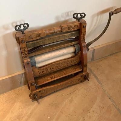 Antique Anchor Brand Clothes Wringer Lovell Manufacturing Co