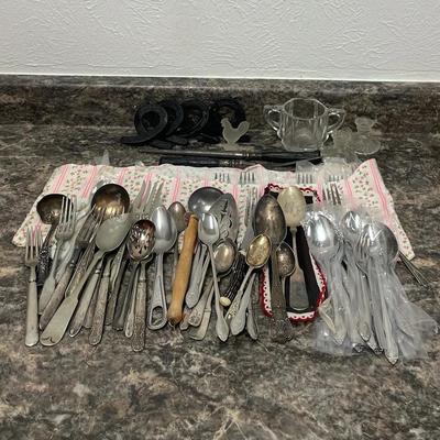 Lot of Vintage Forks Spoons Cutlery Cast Iron Horseshoe Western Napkin Rings 
