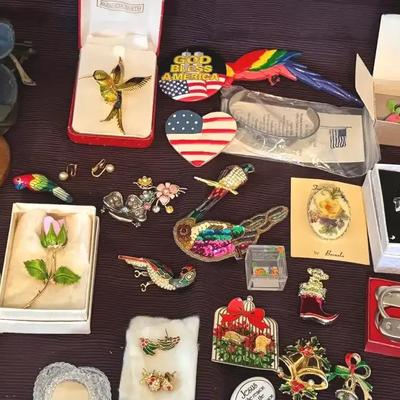 Lot 159:  Costume Jewelry