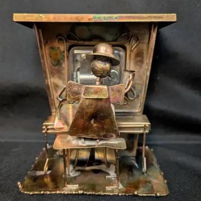 "Piano Man Saloon Music Box". 
