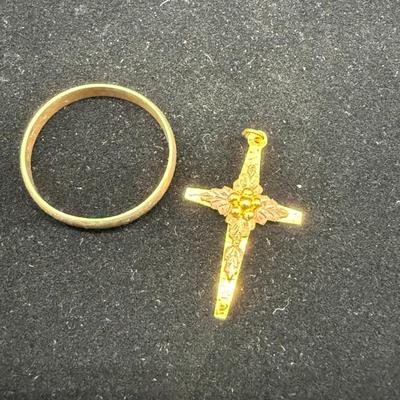 Vintage 10K Gold Ring & Cross Pendant Jewelry Lot