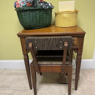 Singer Sewing Machine And Extras