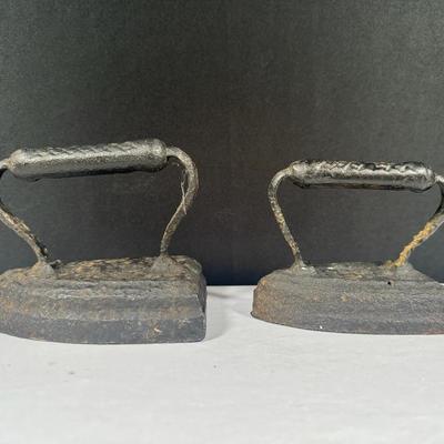 Antique Cast Iron Sad Irons Or Flat Irons