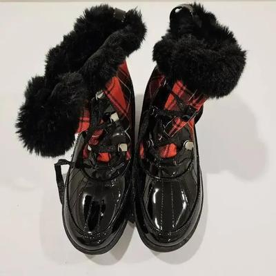 New Women's Boots, Size 9