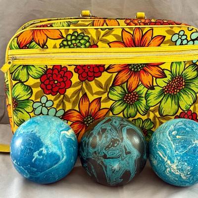 Vintage Duck Pin Bowling Balls And Bags 