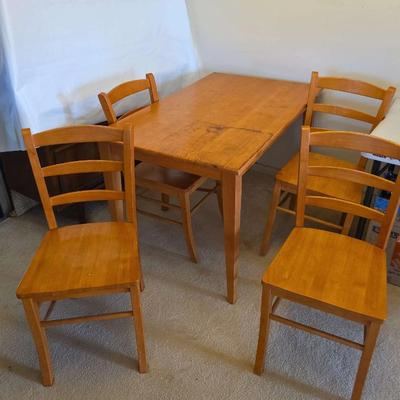EFF175 - Five-Piece Solid Wood Dining Table 