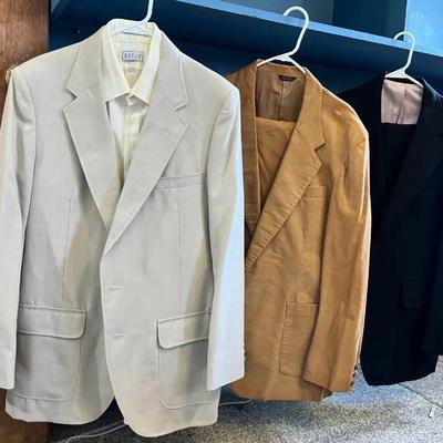 EFF122 Levi’s Corduroy 1980’s & Black & Tan 1990’s Men’s Suits 