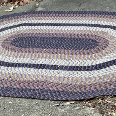 Oval rug