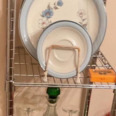 Stoneware dishes