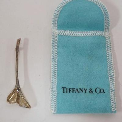 1128	TIFFANY & CO. GINGKO LEAF PIN, STERLING SILVER .17 OZT
