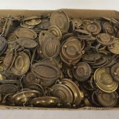 1189	LARGE SELECTION OF VINTAGE HARDWARE GREAT FOR PROJECTS & RESTORATION
