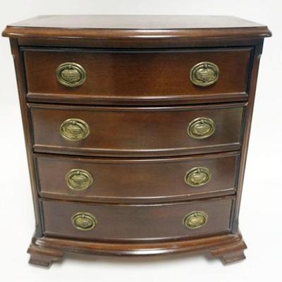 1135	MINIATURE 4 DRAWER JEWELRY CHEST IN MAHOGANY FINISH, APPROXIMATELY 13 IN X 8 IN X 14 IN H

