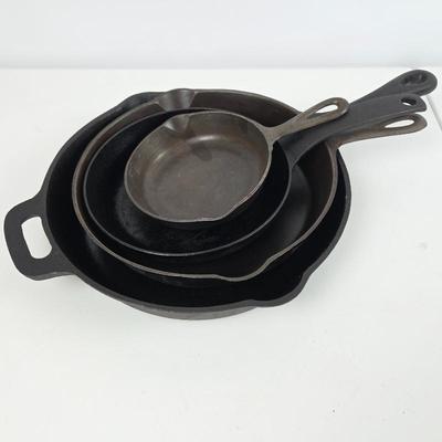 Vintage Cast Iron Cookware Lot – Skillets 