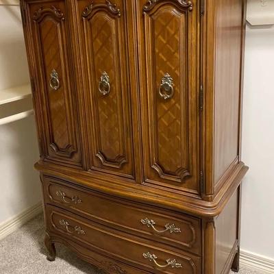 French Country Style Chest of Drawers