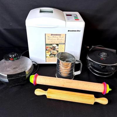 Breadman Bread Maker And Oster And Villaware Waffle Maker