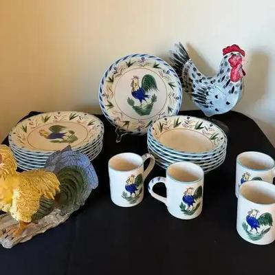 Rooster Themed Dinnerware & Farmhouse Decor – Plates, Mugs & Figurines