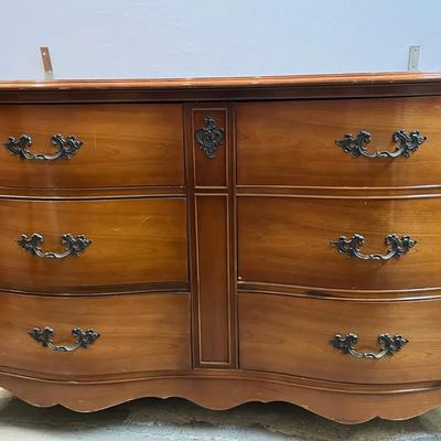 Serpentine Front Cherry Dresser with Mirror – Vintage Traditional 6 Drawer Chest