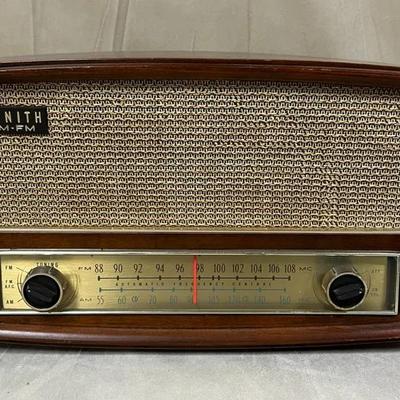 Vintage Zenith AM/FM Radio – Mid Century Wood Cabinet Tabletop Model