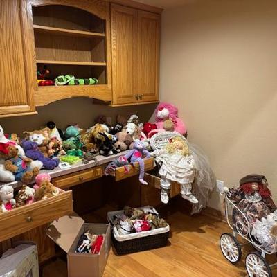 All kinds of stuffed animals