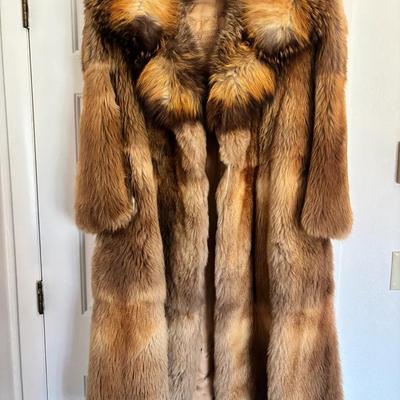Vintage Fox Fur Coat w/ Big Collar & Front Pockets. Made By Birger Christensen Copenhagen. ≈ Size L