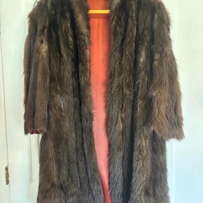 Vintage Brown Fur Jacket (Likely Beaver) w/ Front Pockets. No Tag But Approx Modern Women’s Size S/M