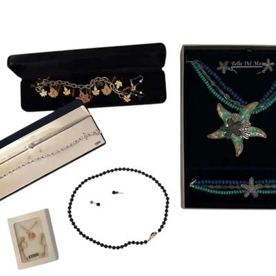 5 Sets Of Vintage Jewelry 