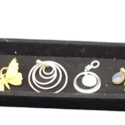 Wonderful Lot Of Broaches And Pendants 
