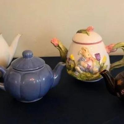4 Decorative Teapots