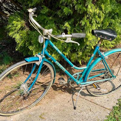 Vintage Schwinn World Tourist Bicycle 
