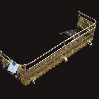 ENGLISH REGENCY PERIOD BRASS FIREPLACE FENDER
