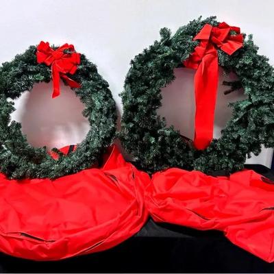 BU210 Indoor & Outdoor Christmas Wreaths!!