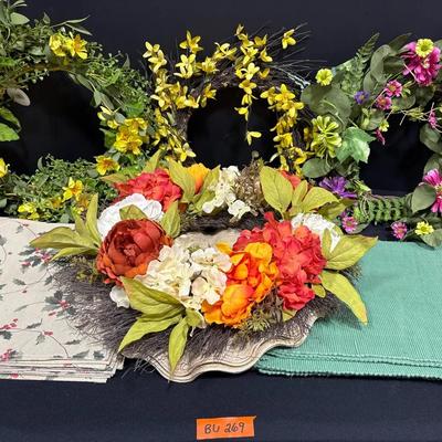 BU269 Spring Has Spring! Wreaths And More 