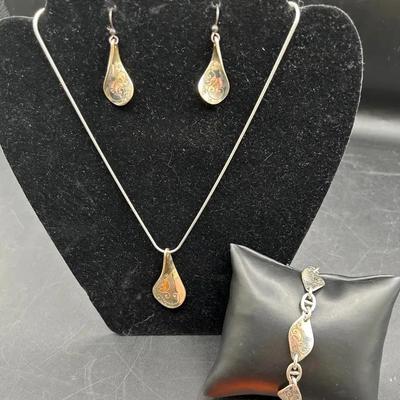 BU224 Brighton Twirl necklace, earrings, and bracelet set