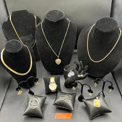 BU219 Gold Tone Metal Jewelry