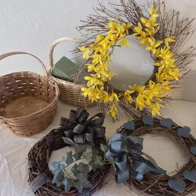 Baskets & Wreaths 