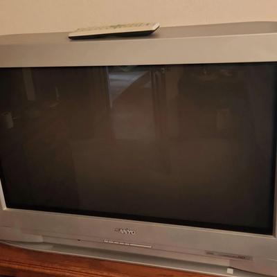 Sanyo TV w/ Remote