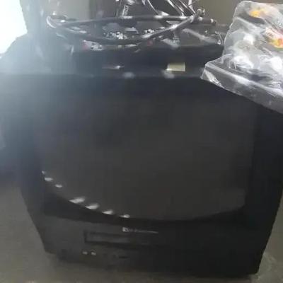13in Tv/vcr Combo With Remote And Antenna 