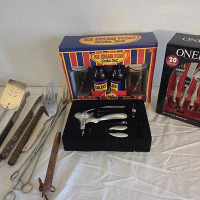 Oneida Service For 4, Professional Corkscrew, Ice Cream Float Set & Grilling Utinsils 
