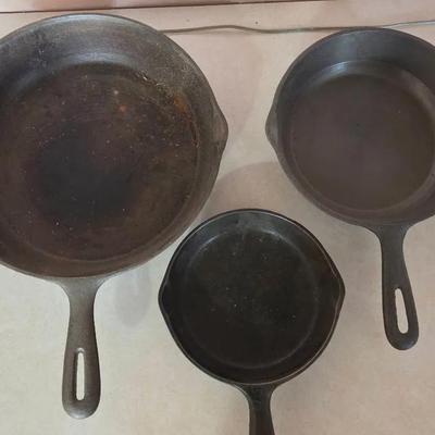 Set Of 3 Cast Iron Skillets