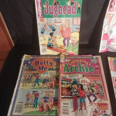 Sale Photo Thumbnail #506: JUGHEAD-BETTY & ME-PALS & GALS, 8 TOTAL