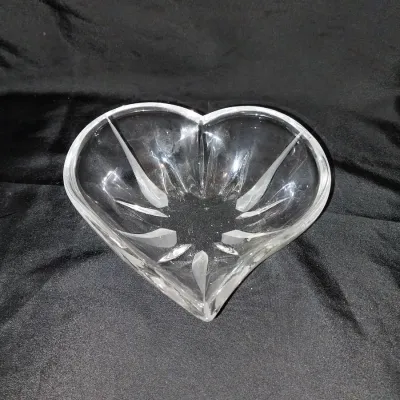 Sale Photo Thumbnail #547: CANDY DISH APPROX. 6" WIDE