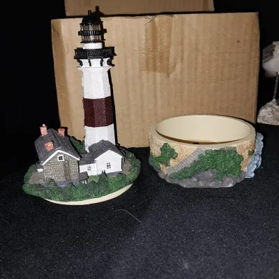 Sale Photo Thumbnail #530: 6384/9500 WIND POINT-"SEASIDE TREASURES" TRINKET BOX